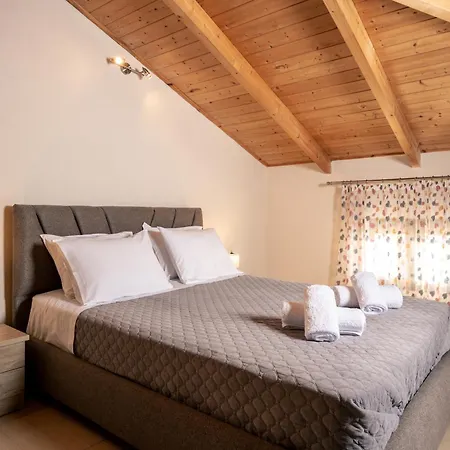 Kristalia In * Anafonítria