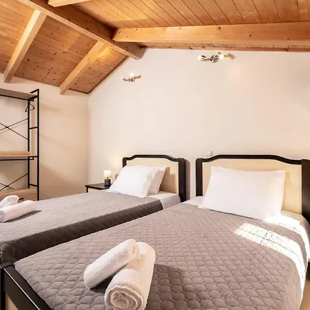 Kristalia In شقة Anafonítria