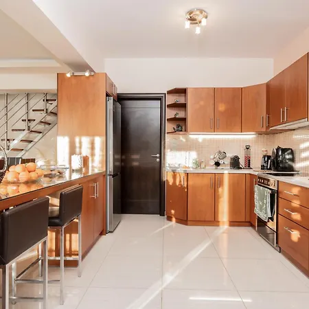 Kristalia In Anafonitria