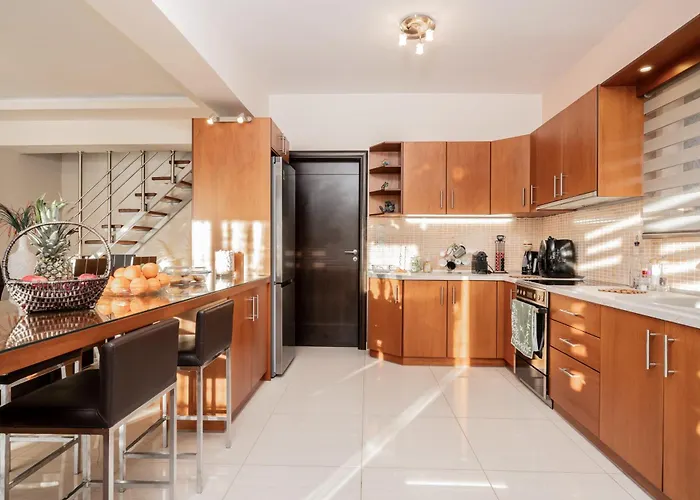 Kristalia In Anafonítria