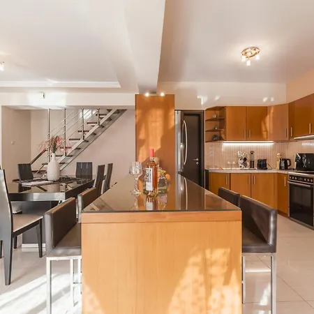 Kristalia In Anafonítria