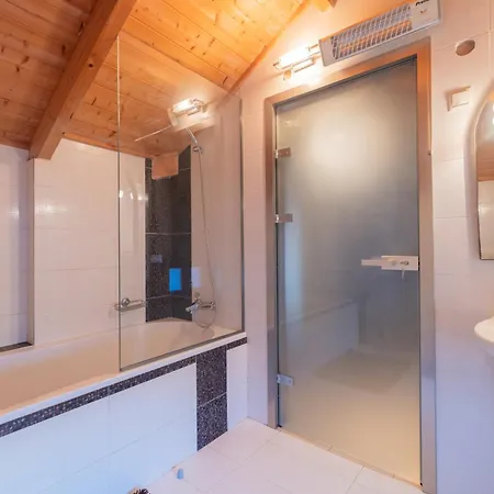 Kristalia In Anafonítria