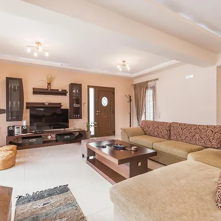 Kristalia In * Anafonítria